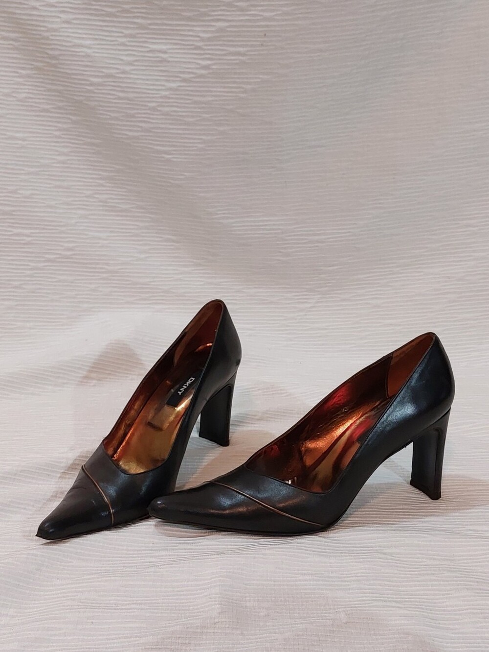 Vintage DKNY Black Pointed-Toe Leather Heels Made In Italy Size 8